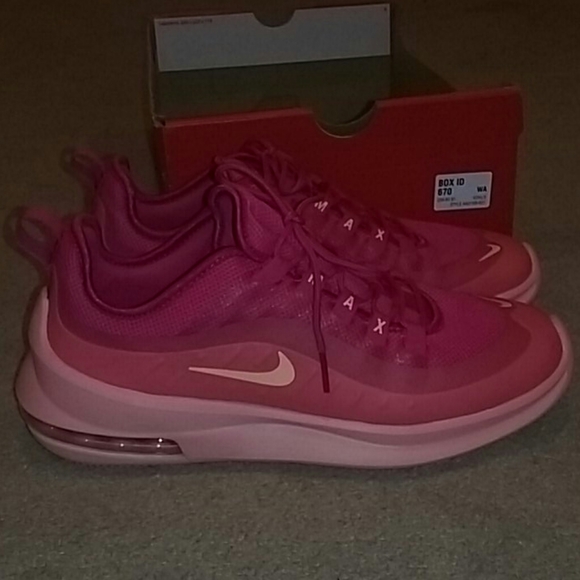 nike axis pink